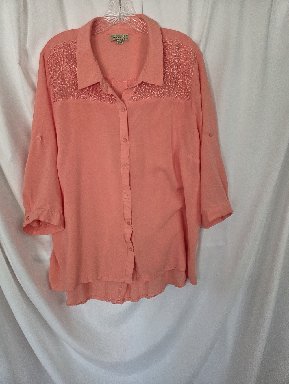 ONE WORLD Coral Lace-Yoke Button-Down Blouse. Size 3X